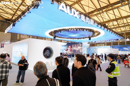 调AWE2025展现AI科技落地智慧家居场景人生就是博-尊龙凯时智能家居新时代奥克斯空(图3)