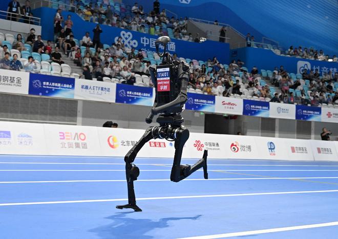 兴兴：用遥控追求极致速度；蔡浩宇AI游戏上架2719元｜极客早知道尊龙凯时appSam Altman：AI存在泡沫；宇树机器人夺金王(图3)