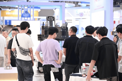 研究院携近20款建造“黑科技”亮相2025智博会尊龙凯时·中国网站告别高危重劳力!重庆智能建造(图2) 研究院携近20款建造“黑科技”亮相2025智博会尊龙凯时·中国网站告别高危重劳力!重庆智能建造(图2)