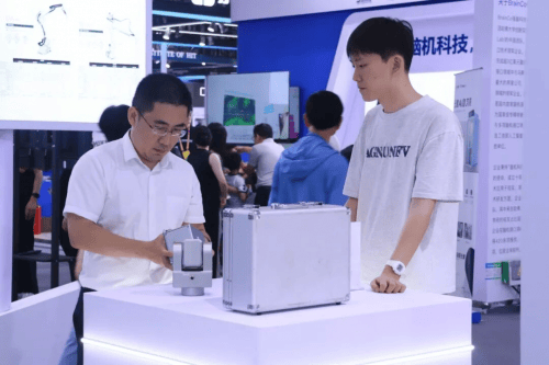 研究院携近20款建造“黑科技”亮相2025智博会尊龙凯时·中国网站告别高危重劳力!重庆智能建造(图9) 研究院携近20款建造“黑科技”亮相2025智博会尊龙凯时·中国网站告别高危重劳力!重庆智能建造(图9)