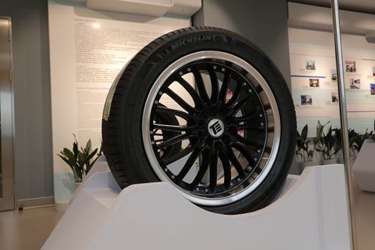 伟巴斯特的极致天窗工艺尊龙凯时app网站遇见(图2)