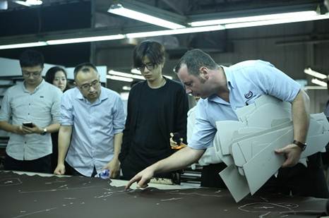 伟巴斯特的极致天窗工艺尊龙凯时app网站遇见(图15)